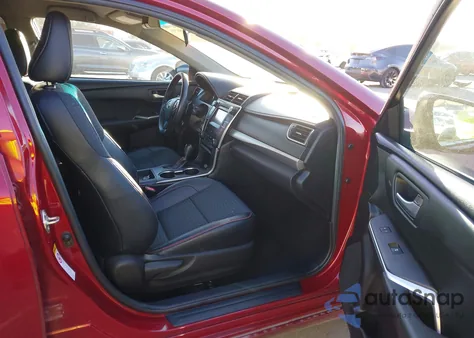 2015 Toyota Camry Se z USA, uszkodzony, nr VIN 4T1BF1FK8FU877449